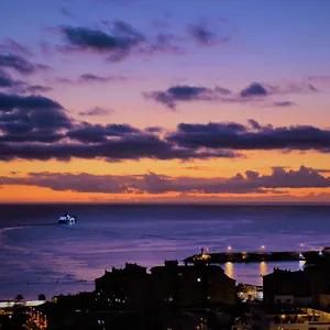 https://oceanview-los-cristianos.tenerifehoteles.net