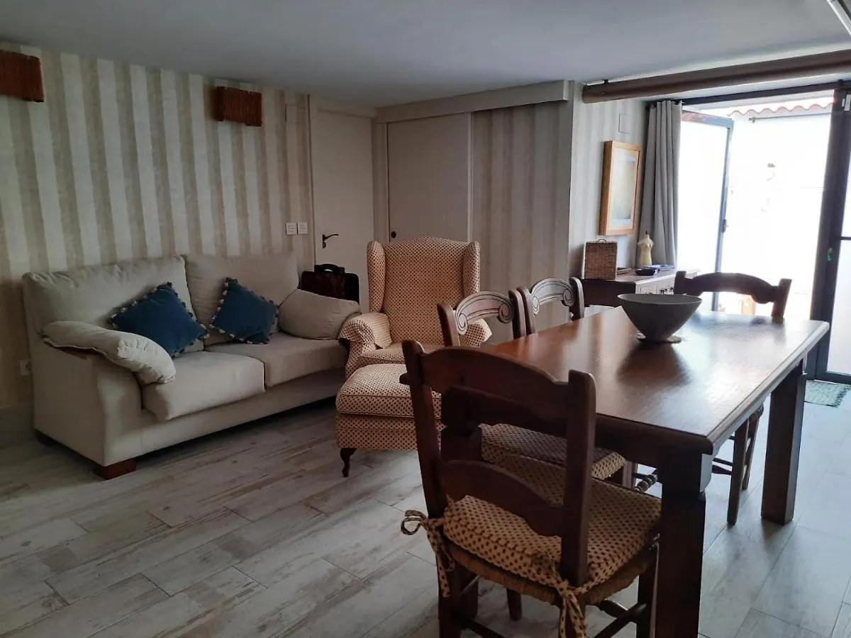 Un Apartamento Vacacional Con Detalles De Un Hogar Mairena del Aljarafe Apartment