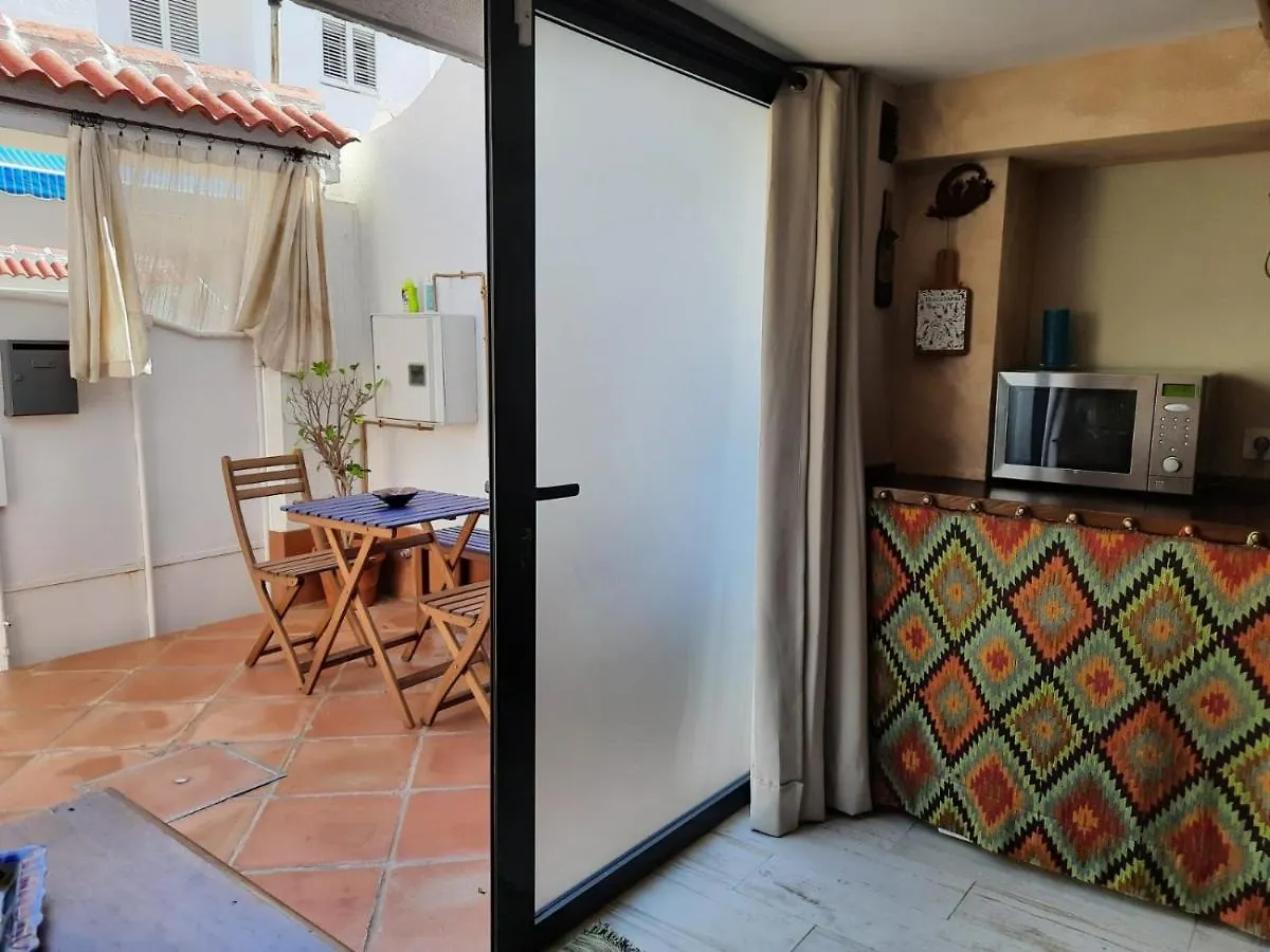 Un Apartamento Vacacional Con Detalles De Un Hogar Mairena del Aljarafe 0*,  Spain