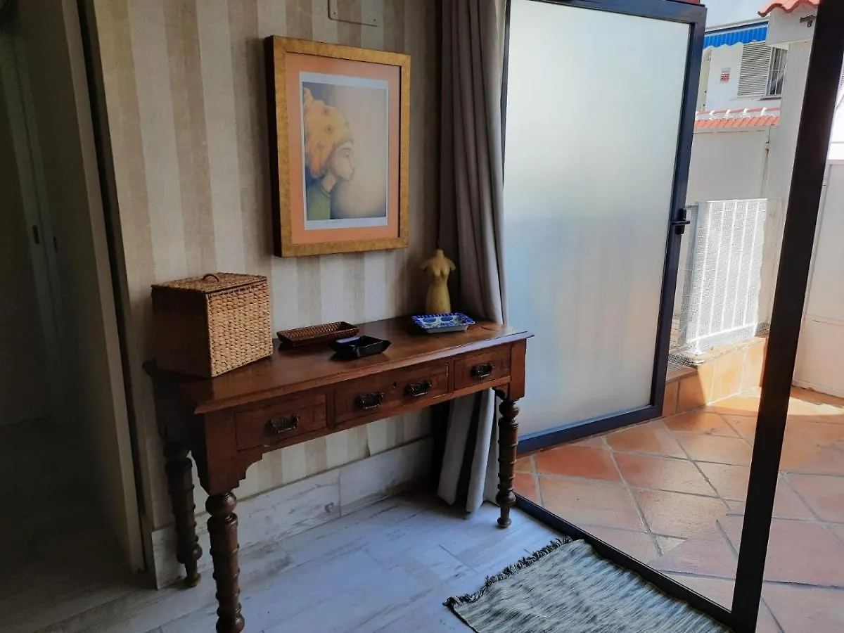 Un Apartamento Vacacional Con Detalles De Un Hogar Mairena del Aljarafe
